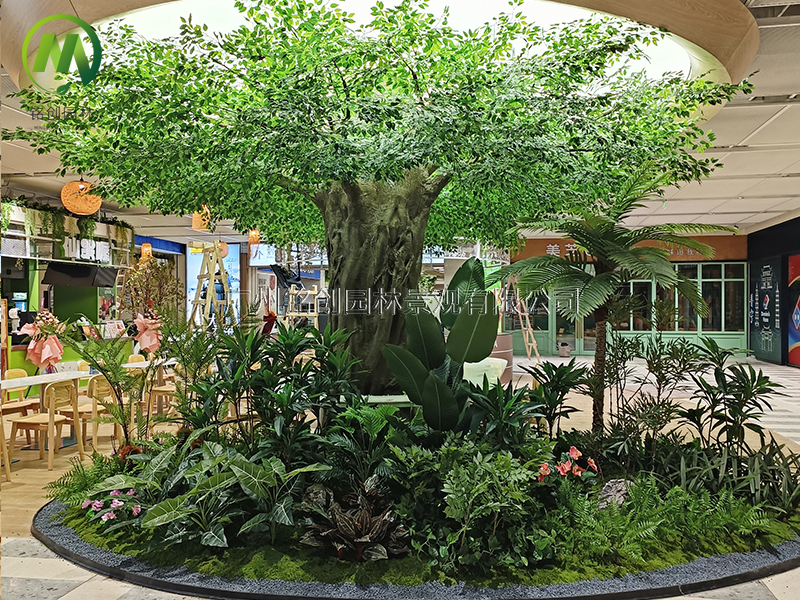 普宁万泰汇购物中心采用仿真绿植打造森系空间